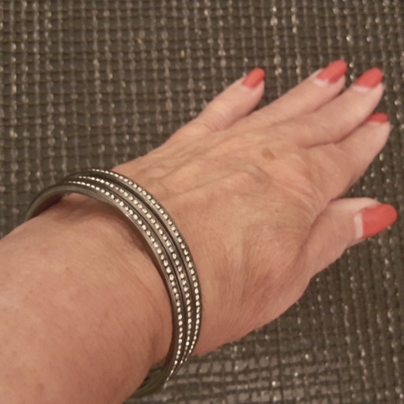 Lia Sophia Crystal Bling Bangle Set S - Picture 3 of 3